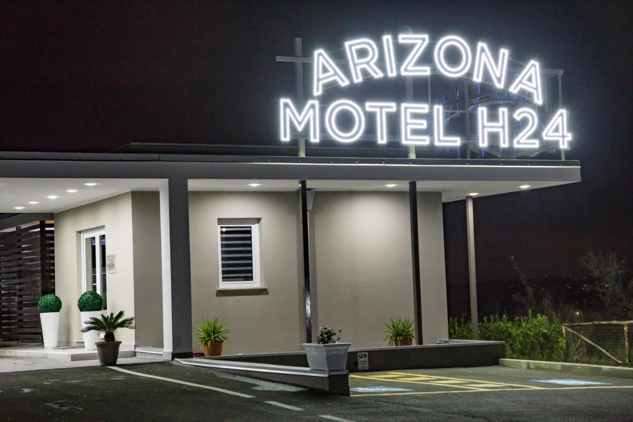 Arizona Motel Castel Volturno Bagian luar foto