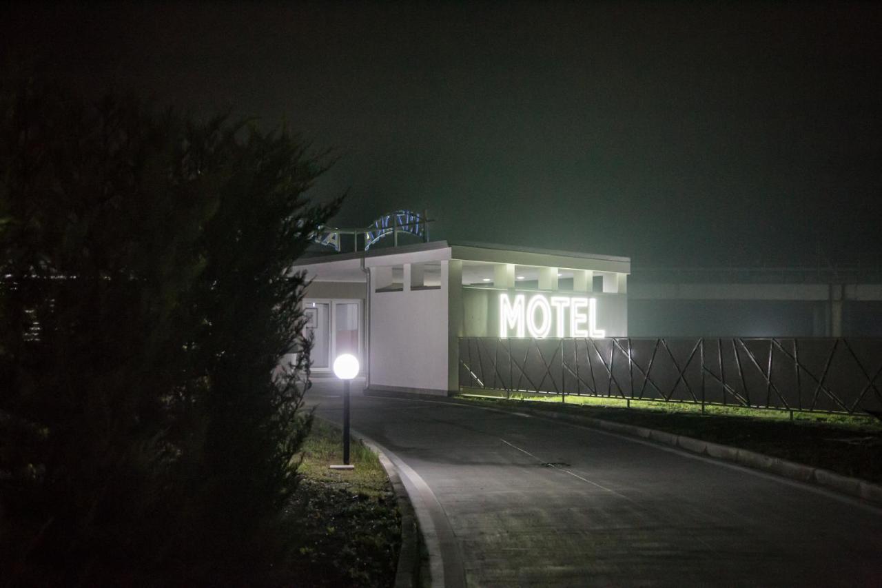 Arizona Motel Castel Volturno Bagian luar foto
